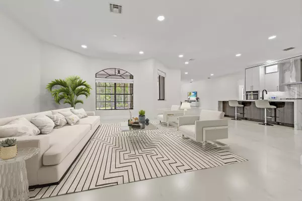 Loxahatchee, FL 33470,15922 N 83rd LN