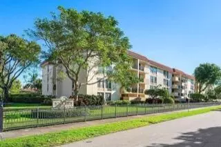 1000 Spanish River RD 4s, Boca Raton, FL 33432