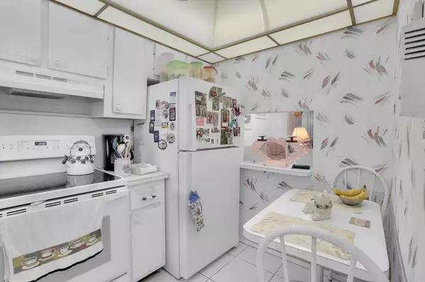 Sunrise, FL 33322,2751 E E Sunrise Lakes DR 204