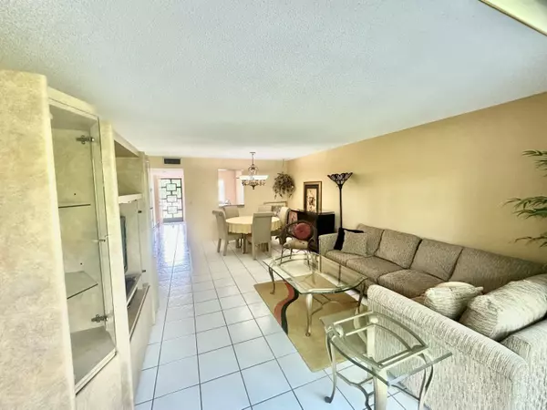 7281 Amberly LN 308, Delray Beach, FL 33446