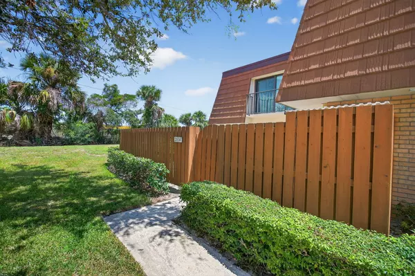 Jupiter, FL 33477,2814 28th CT
