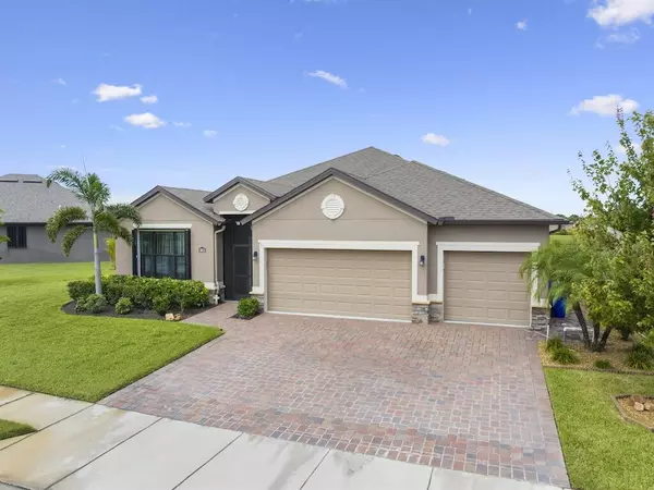 Vero Beach, FL 32968,5614 1st SQ