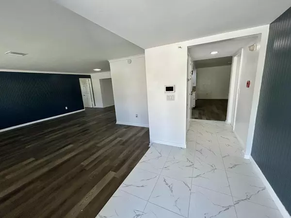 Port Saint Lucie, FL 34983,356 SE Prima Vista BLVD