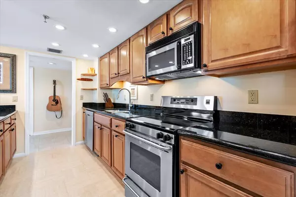 Jupiter, FL 33477,176 Helios DR 106