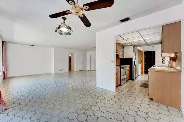 Delray Beach, FL 33444,625 Linnet CIR