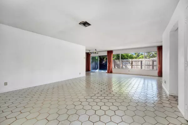 Delray Beach, FL 33444,625 Linnet CIR