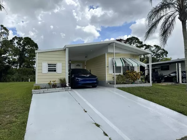 Fort Pierce, FL 34951,139 Calle De Lagos