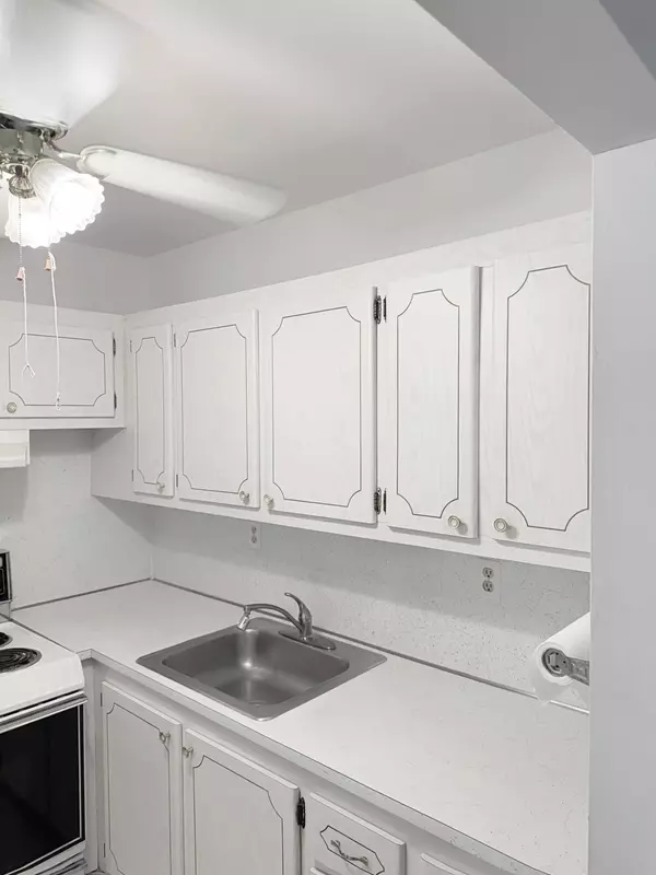 West Palm Beach, FL 33417,411 Sheffield Q 411