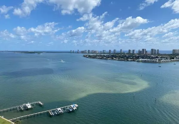 Riviera Beach, FL 33404,2650 Lake Shore DR 2203