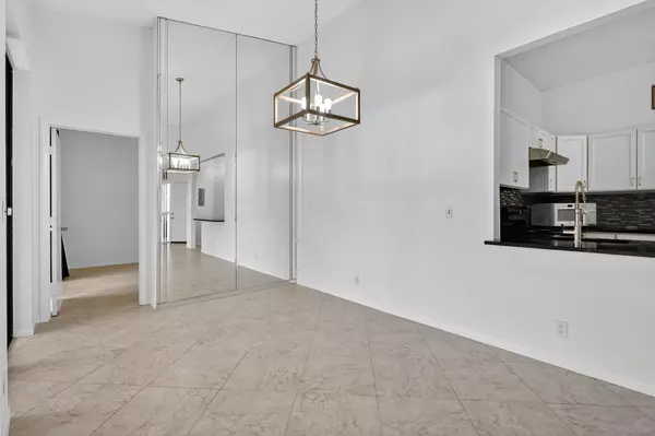 Boynton Beach, FL 33437,5475 Verona DR J