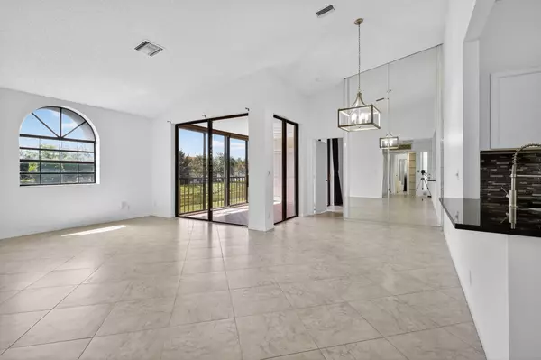 Boynton Beach, FL 33437,5475 Verona DR J
