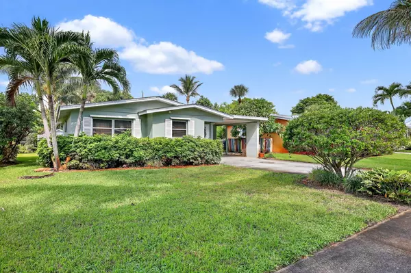 262 SE Monterey AVE, Stuart, FL 34996
