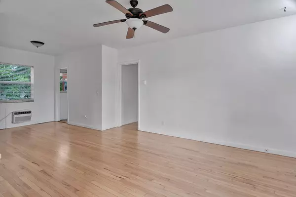 Lake Worth Beach, FL 33460,902 N J ST 2