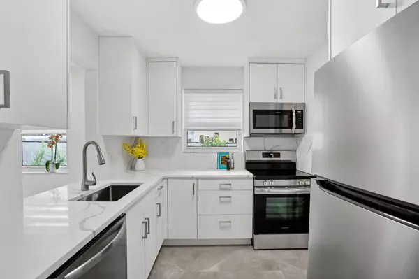 Delray Beach, FL 33483,604 SE 4th AVE