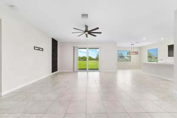 Port Saint Lucie, FL 34987,7408 NW Greenspring ST