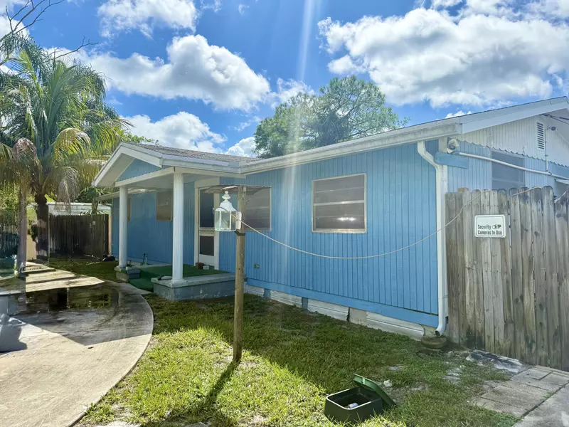 3752 SE Lincoln ST, Stuart, FL 34997
