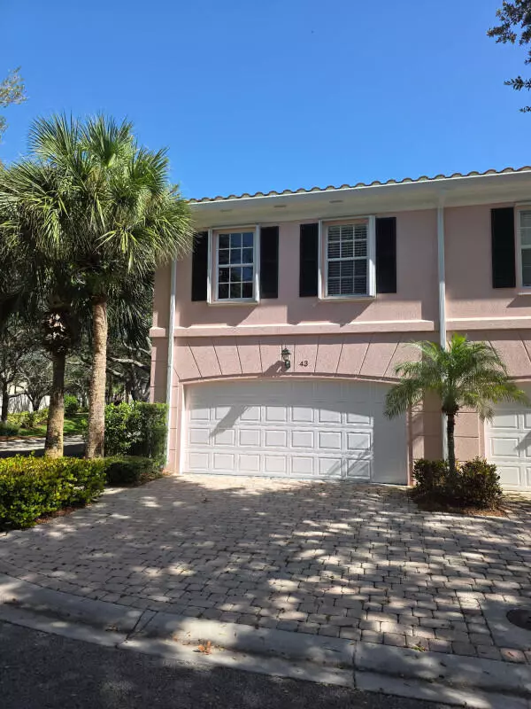 43 Live Oak CIR, Tequesta, FL 33469