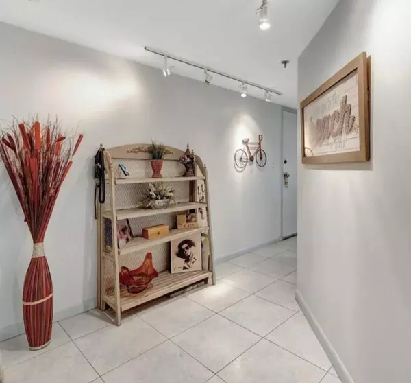 Fort Pierce, FL 34949,3870 N N Highway A1a 101