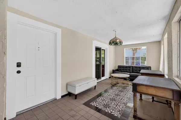 West Palm Beach, FL 33407,707 S 46th ST