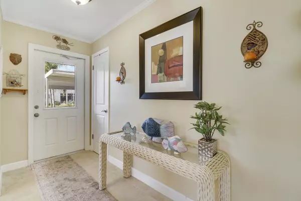 Stuart, FL 34996,2950 SE Ocean BLVD 6-3