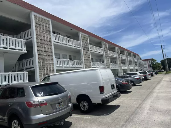 Lauderhill, FL 33313,1280 NW 43rd TER 111