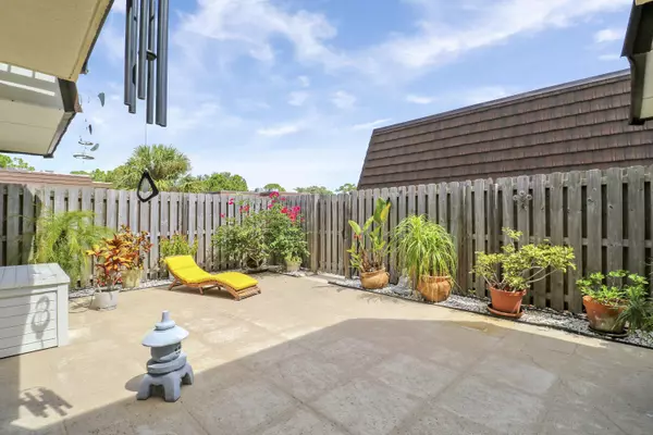 Stuart, FL 34997,5925 SE Riverboat DR 603