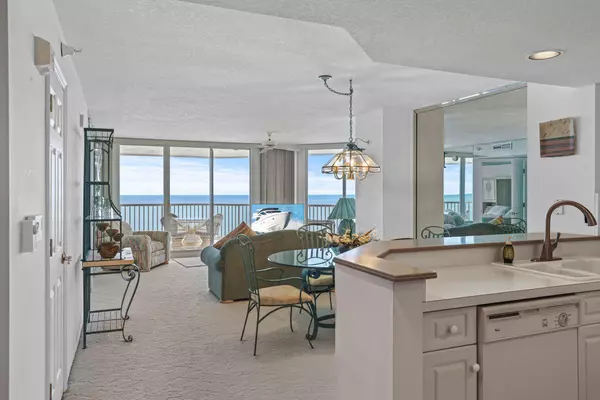 Hutchinson Island, FL 34949,5051 N Highway A1a 15-3