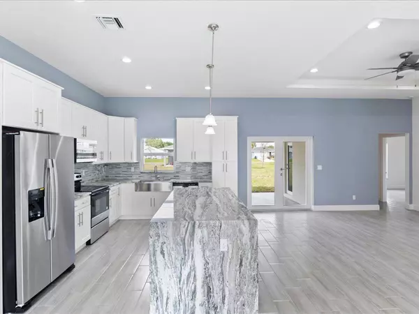 Fort Pierce, FL 34982,5806 Tangelo DR