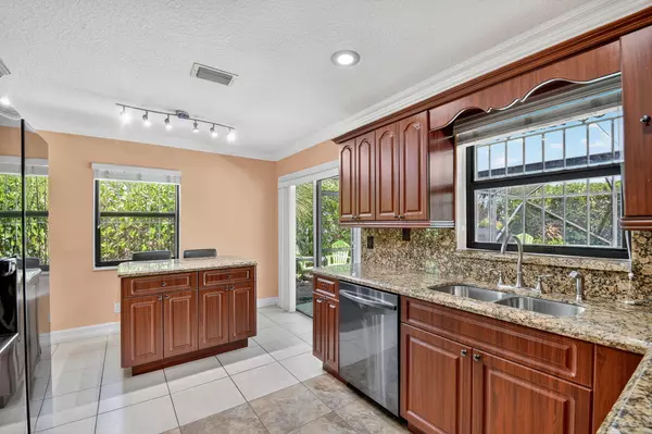 West Palm Beach, FL 33405,1035 Soelca DR