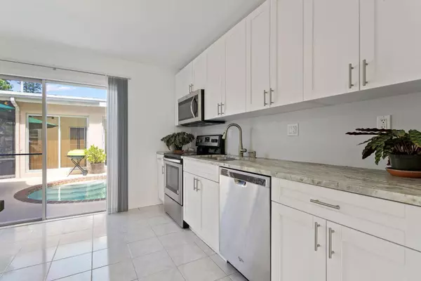 Lake Worth Beach, FL 33460,216 S Ocean Breeze #1 Poolside