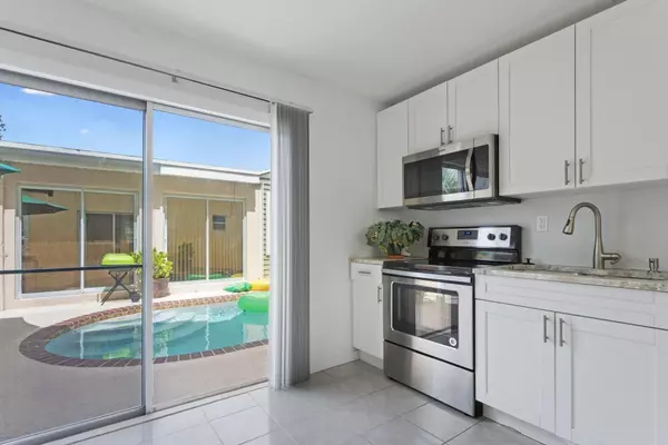 Lake Worth Beach, FL 33460,216 S Ocean Breeze #1 Poolside
