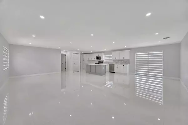 Miami, FL 33193,14851 SW 71st ST