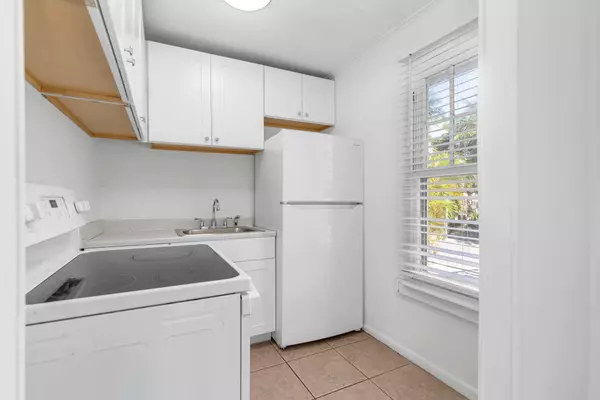 West Palm Beach, FL 33405,3901 Washington RD Upstairs Apartment