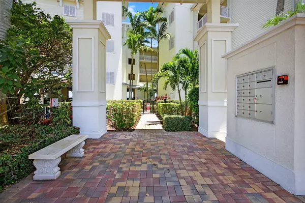 Stuart, FL 34994,275 NW Flagler AVE 204