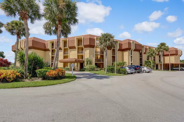 Palm Beach Gardens, FL 33418,5350 Woodland Lakes DR 111