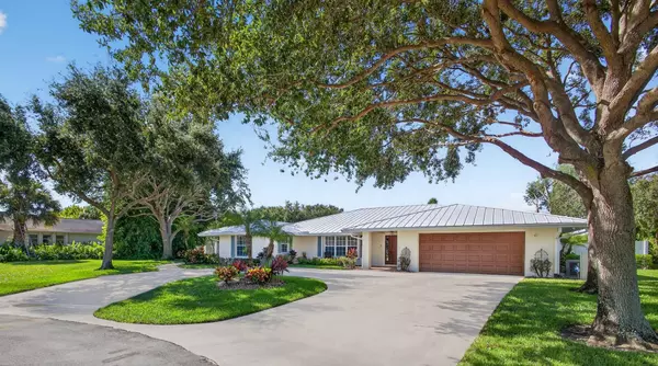 4598 Juniper LN, Palm Beach Gardens, FL 33418