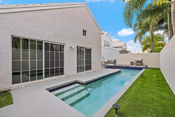 Palm Beach Gardens, FL 33418,41 Windsor LN