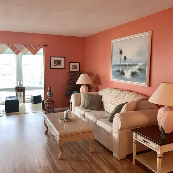 Boynton Beach, FL 33435,14 Colonial Club DR 301