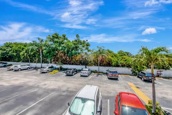 Boca Raton, FL 33486,1124 NW 13th ST 208a