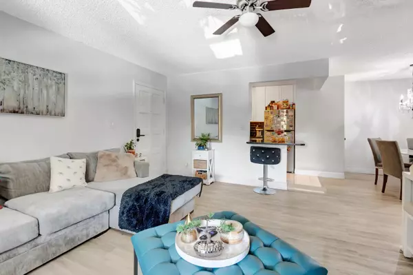 Boca Raton, FL 33486,1124 NW 13th ST 208a