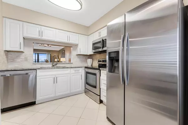 Delray Beach, FL 33446,7290 Kinghurst DR 704