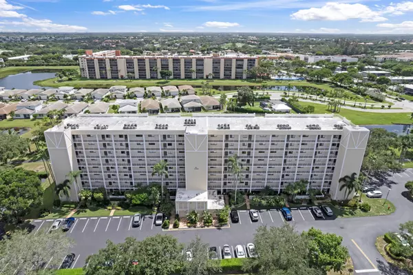 7290 Kinghurst DR 704, Delray Beach, FL 33446