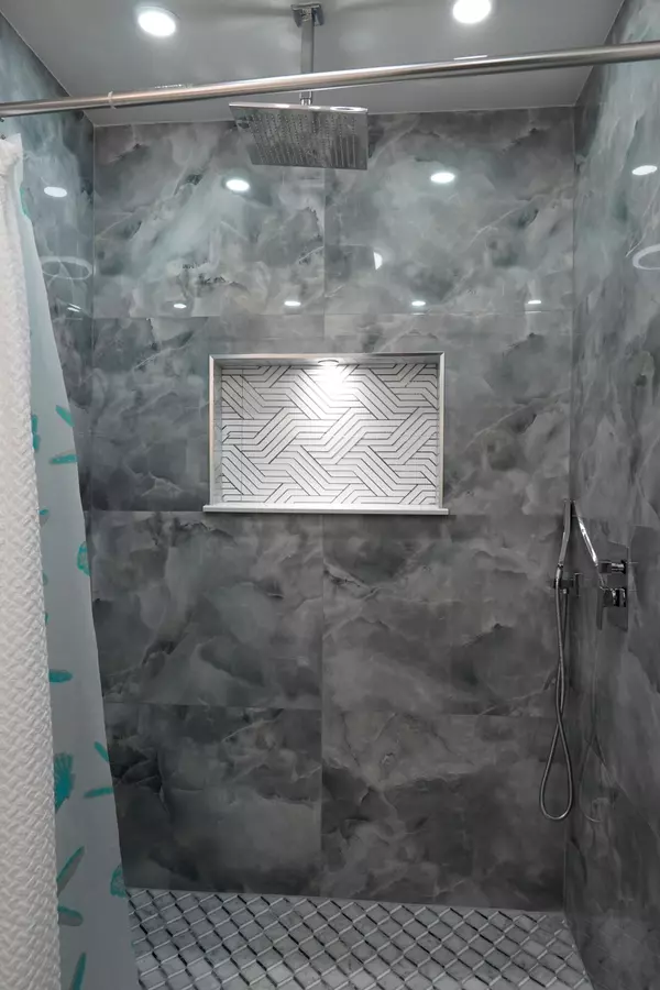 Jensen Beach, FL 34957,2268 NE 16th CT