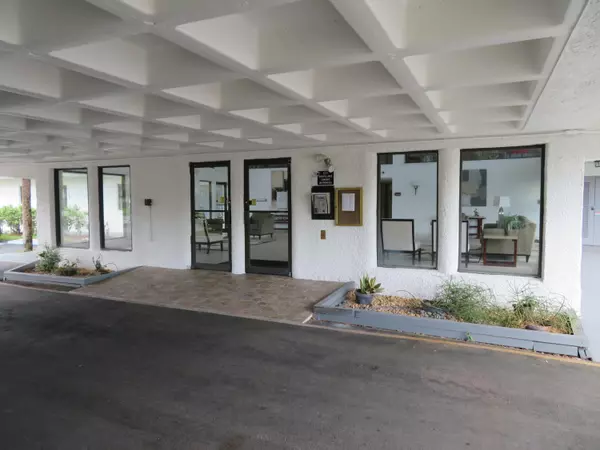 Boca Raton, FL 33428,9233 SW 8th ST 117