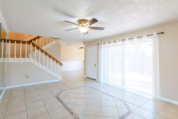 Jupiter, FL 33458,825 Center ST 34c