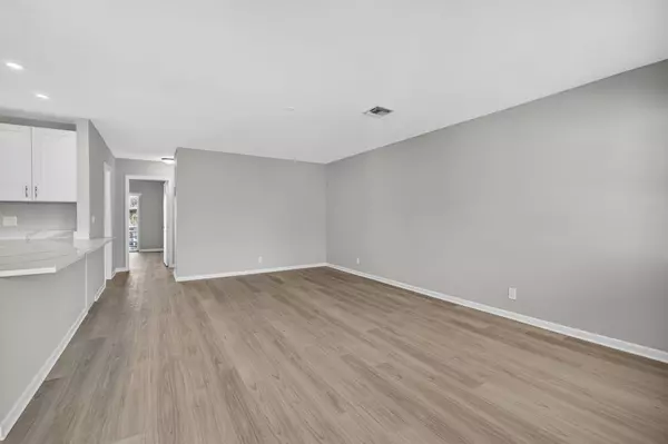 West Palm Beach, FL 33417,42 Easthampton B