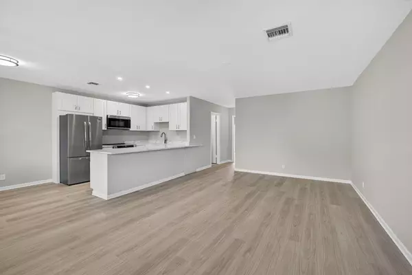 West Palm Beach, FL 33417,42 Easthampton B