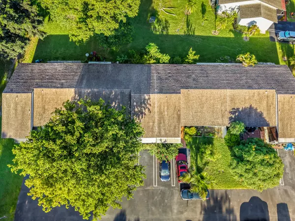 Royal Palm Beach, FL 33411,77 Westecunk DR