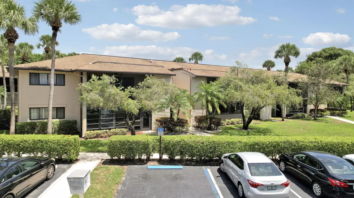 Delray Beach, FL 33484,15484 Lakes Of Delray BLVD 103