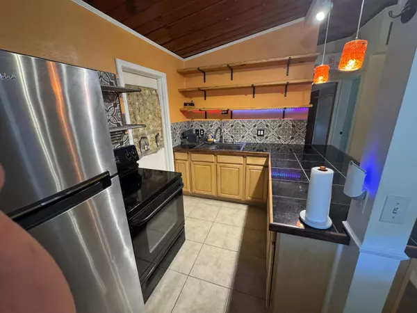 Boca Raton, FL 33487,325 Jeffery ST